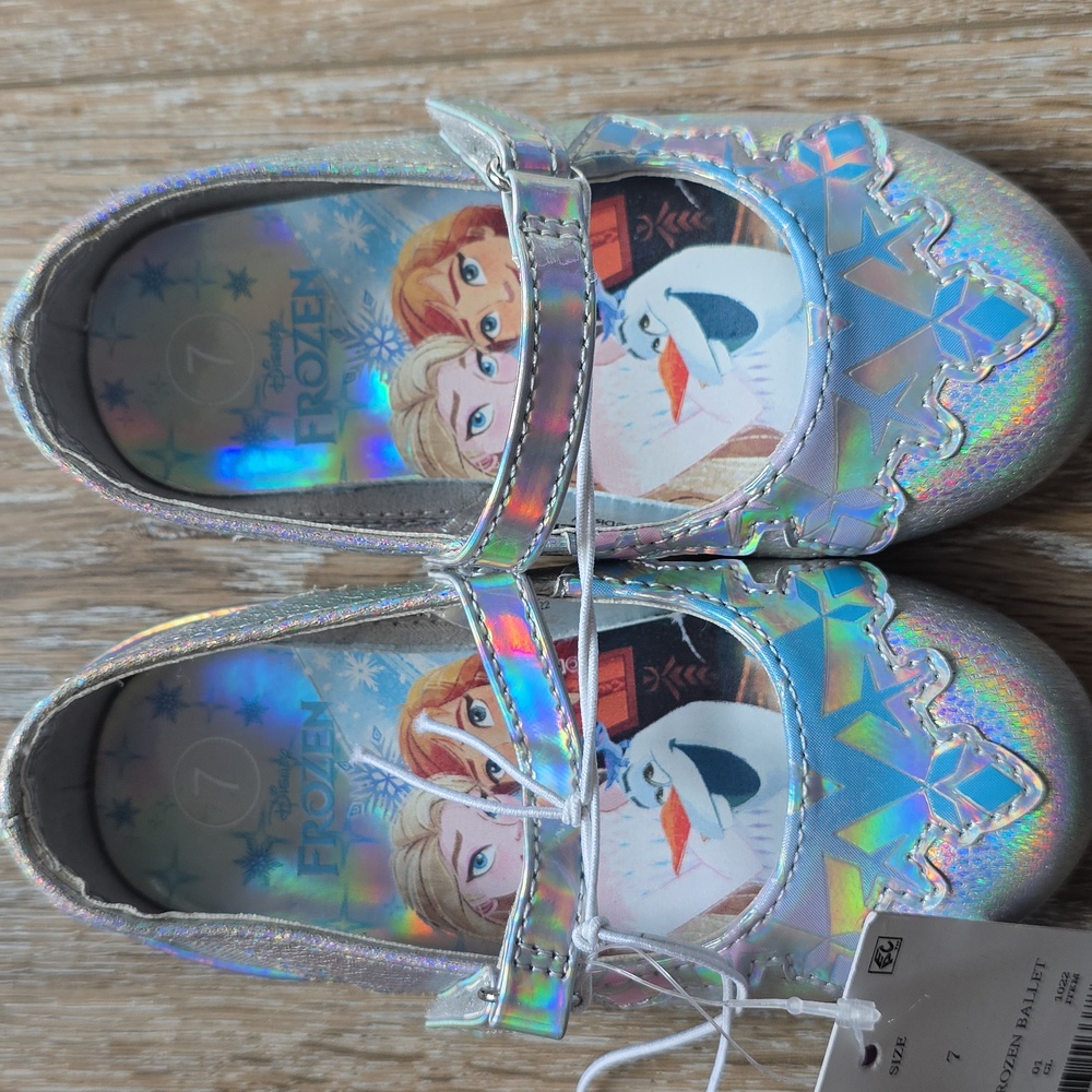 NWT Frozen Toddler Shoes. Size 7. Anna & Elsa.